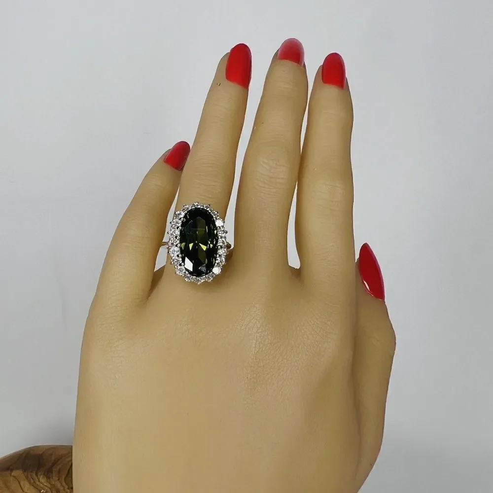 Vintage Ring Sz 6 Beautiful Olive Green Clear Crystal Oval Silver Plate 4229